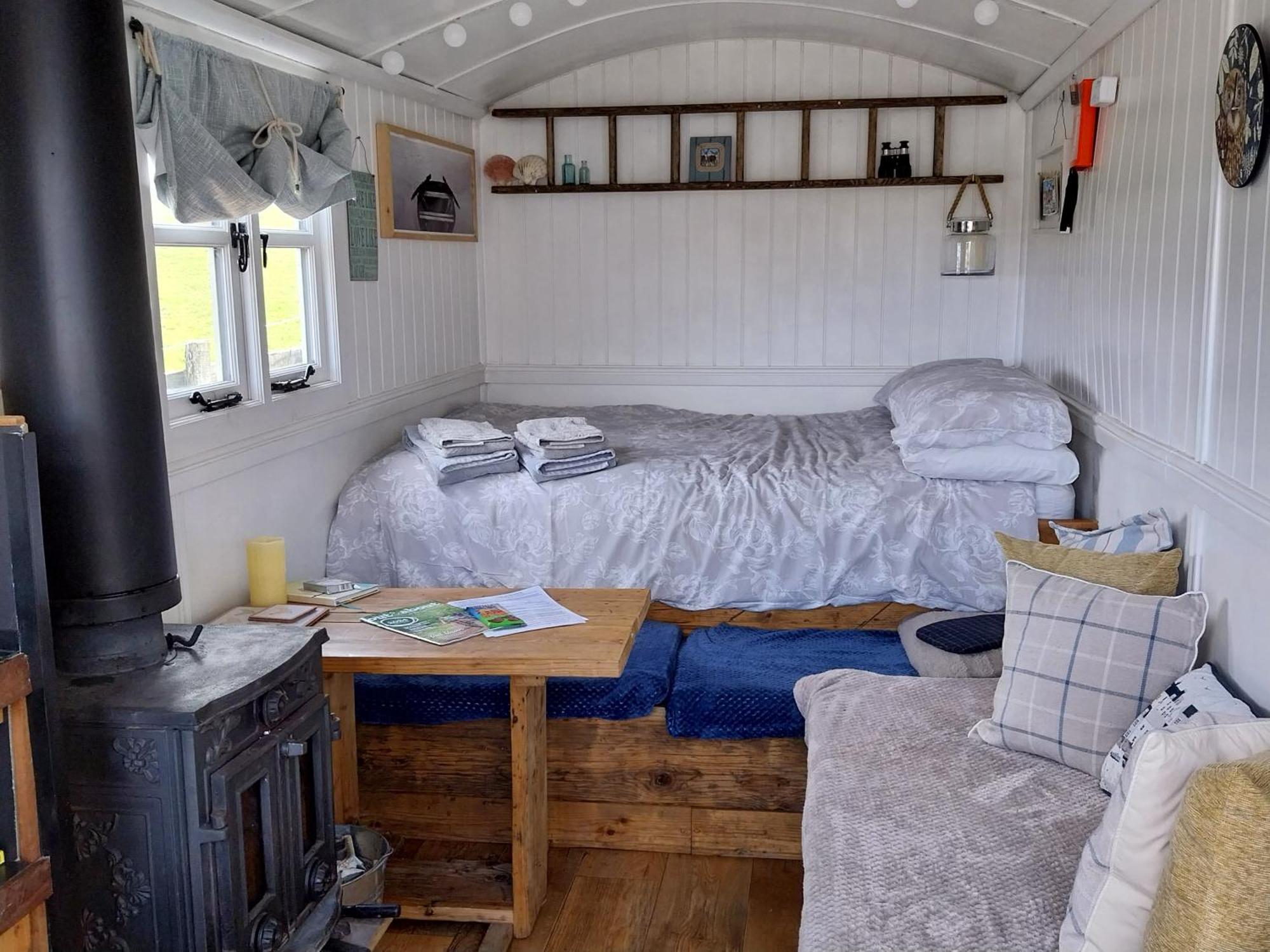 Meadowbeck - Shepherd Huts Fylingdales المظهر الخارجي الصورة