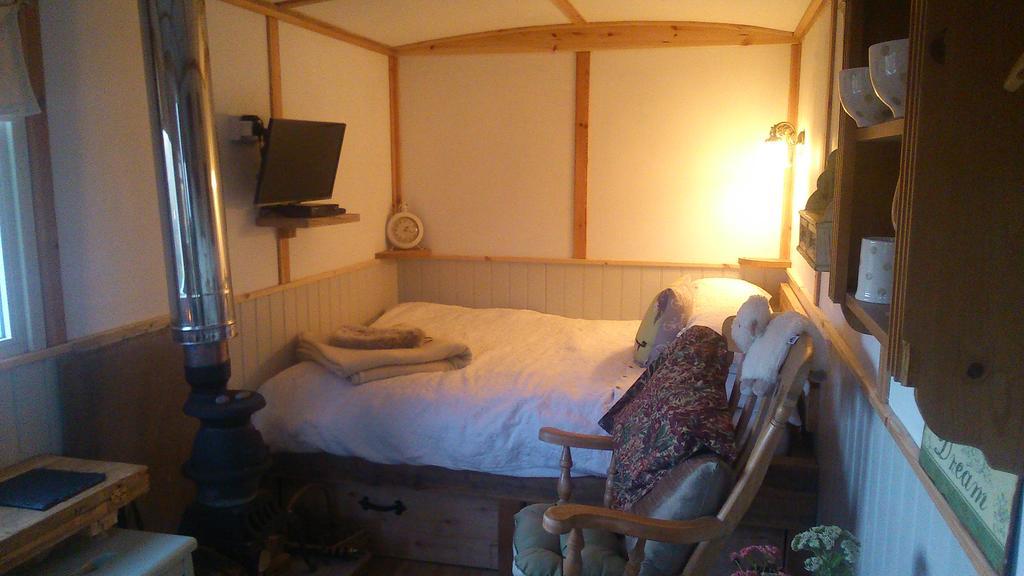Meadowbeck - Shepherd Huts Fylingdales المظهر الخارجي الصورة