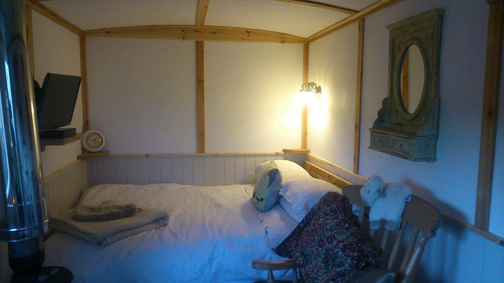 Meadowbeck - Shepherd Huts Fylingdales المظهر الخارجي الصورة