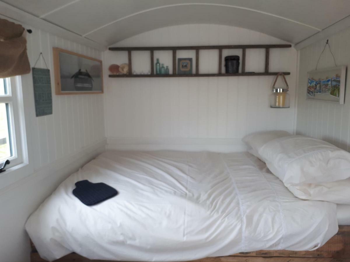 Meadowbeck - Shepherd Huts Fylingdales المظهر الخارجي الصورة